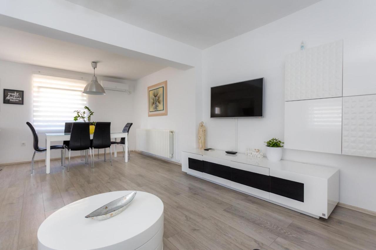 Apartman Laura Krk Town Exterior foto