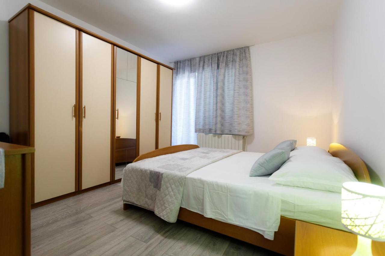 Apartman Laura Krk Town Exterior foto