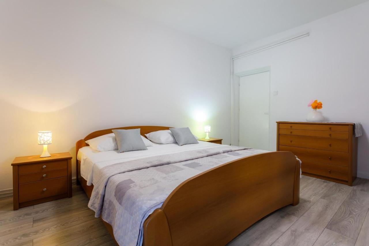 Apartman Laura Krk Town Exterior foto
